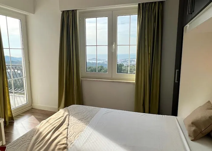 Star Blazev 公寓 *